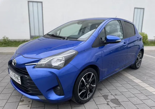 samochody osobowe Toyota Yaris cena 40900 przebieg: 116551, rok produkcji 2017 z Swarzędz